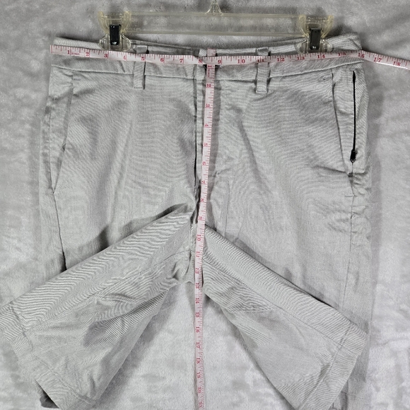 Lululemon Commission Shorts Light Gray Mens Short Size 30 Canvas 11" Inseam - Picture 4 of 6